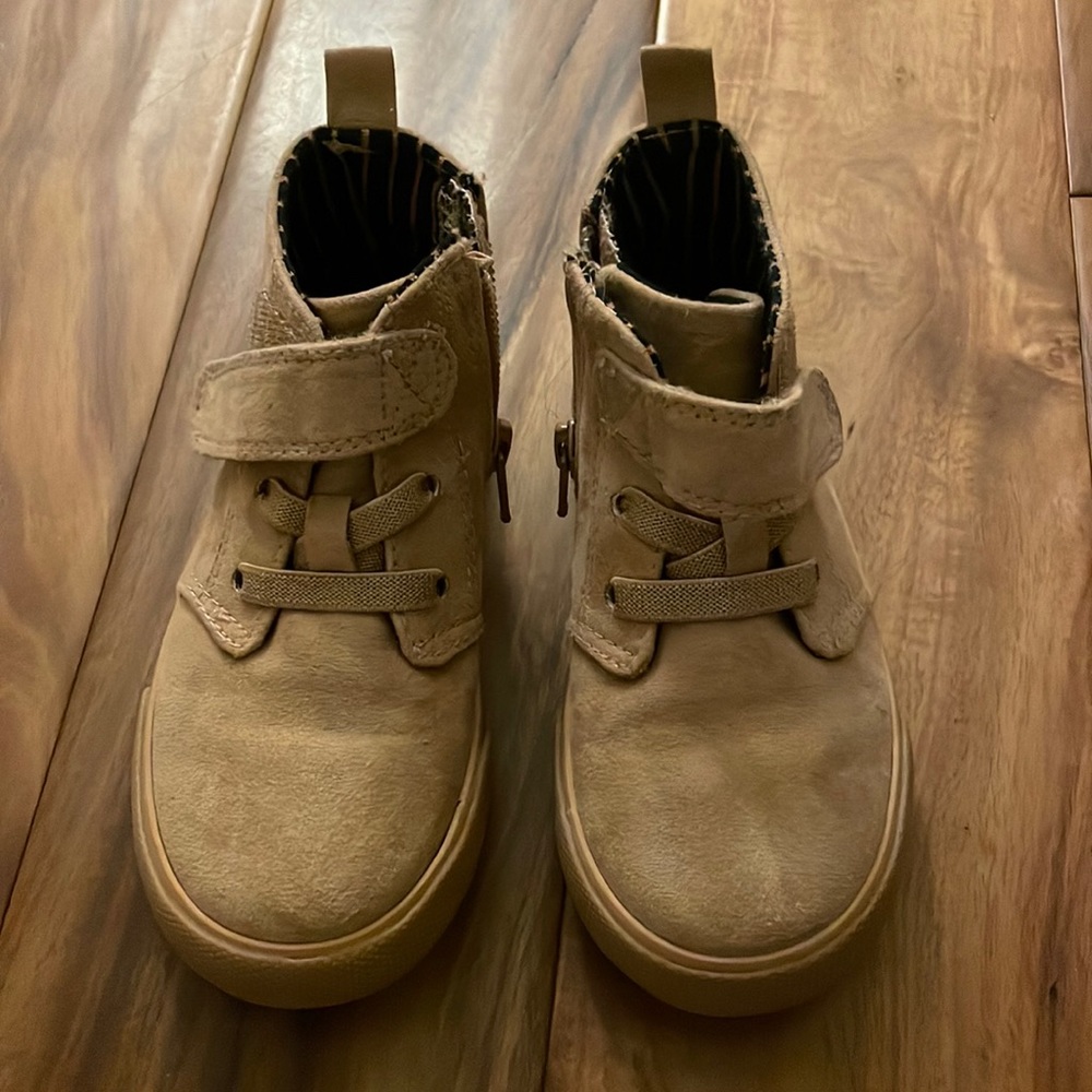Cat and Jack toddler boots size 8
